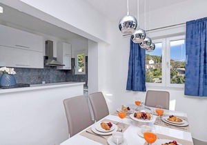 Holiday home with heated pool and sea views in a quiet location and three bedrooms