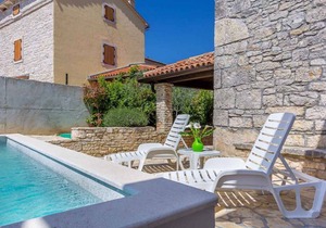 Holiday home with pool