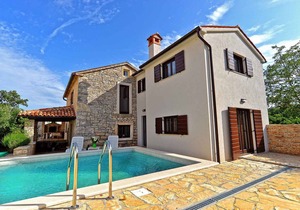 Holiday home with Pool