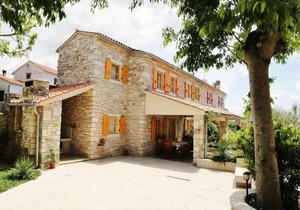 Holiday Home with Pool (4281)