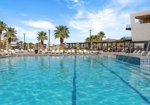 Holiday House #73: Desert Color Lagoon + Beaches
