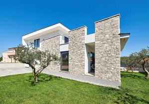 Holiday house Buje for 8 - 10 persons with 4 bedrooms - Holiday house
