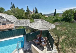 Holiday house Niksi - with pool: Skrip, Island Brac