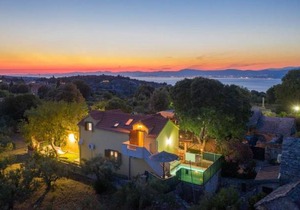 Holiday house Niksi - with pool: Skrip, Island Brac