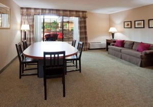 Holiday Inn Bloomington Airport South-Mall Area by IHG