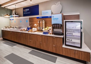 Holiday Inn Express Syracuse Airport, an IHG Hotel