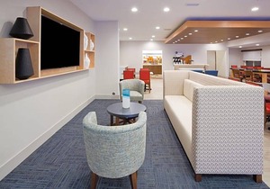 Holiday Inn Express Hotel & Suites Dickinson, an IHG Hotel