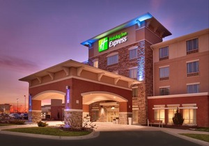 Holiday Inn Express & Suites Overland Park