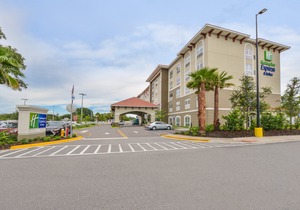 Holiday Inn Express & Suites St. Petersburg - Madeira Beach, an Ihg Hotel