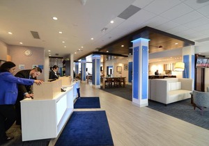 Holiday Inn Express & Suites Chicago North Shore - Niles