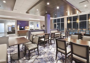 Holiday Inn Express & Suites Okemos - University Area