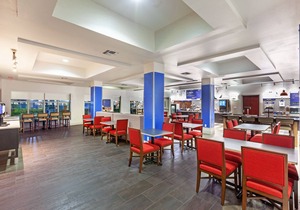 Holiday Inn Express & Suites Shreveport South Park Plaza, an IHG Hotel