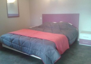HOLIDAY VILLAGE OF LAKE MENET / FACING LAKE 14 HECTARES