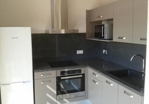 HOLIDAY VILLAGE OF LAKE MENET / FACING LAKE 14 HECTARES