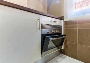 Holidays2Malaga Salitre Apartment close Train Station and Old Town Malaga