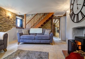 Hollytree Cottage, HOOK NORTON