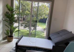 Hollywood Oasis