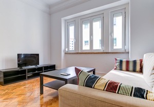 Home Out 4E - 5 Bedroom Apartment with Parking