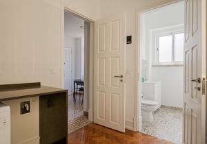 Home Out 4E - 5 Bedroom Apartment with Parking