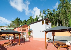 Homerez - Appartement for 2 ppl. with shared pool, jacuzzi and spa at Deshaies