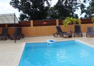 Homerez - Appartement for 2 ppl. with shared pool, jacuzzi and spa at Deshaies