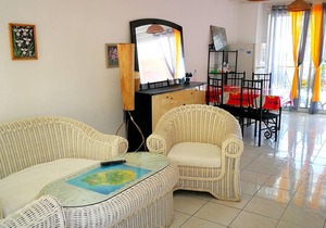 Homerez - Appartement 7 km away from the beach for 4 ppl. with shared pool
