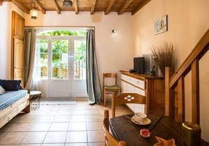 Homerez - House for 4 ppl. with shared pool and spa at Saint-Front-de-Pradoux