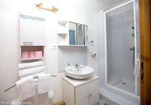 Homerez - House for 4 ppl. with shared pool and spa at Saint-Front-de-Pradoux