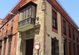 Homerez - Spacious appartement for 4 ppl. with balcony at Ciudad Real