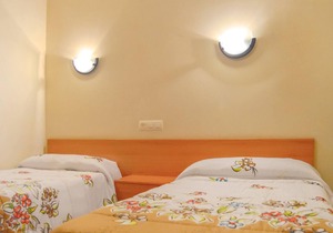 Homey vacation apartment in the upper part of the fishing village Raxó.