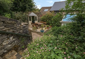 HOPE COTTAGE, pet friendly in Castleton, Peak District