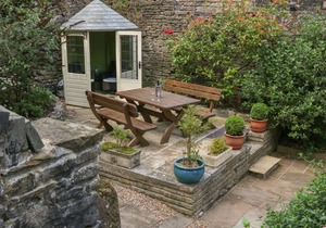 HOPE COTTAGE, pet friendly in Castleton, Peak District