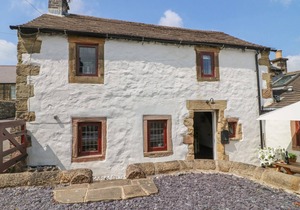 HOPE COTTAGE, pet friendly, with open fire in Youlgreave