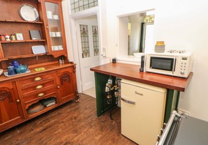HOPE COTTAGE SOUTH, family friendly, with open fire in Reeth