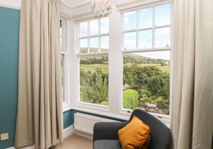 HOPE COTTAGE SOUTH, family friendly, with open fire in Reeth