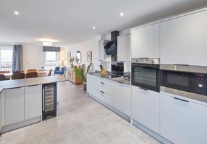 Host & Stay - 3 Queens Court
