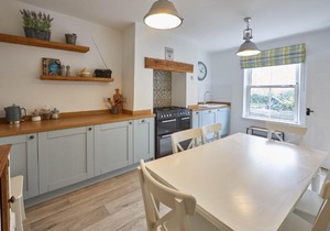 Host & Stay - Adventure House