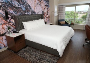 Hotel Indigo Naperville Riverwalk