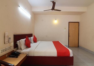 Hotel Saaket Residency