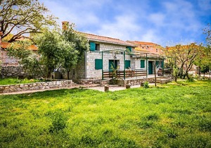 House Luka (92781-K1) - Budva