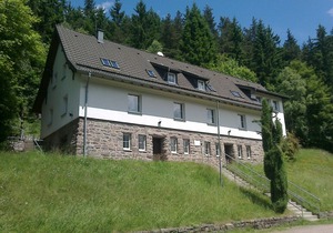 House Lütsche - right on the lake in the Thuringian Forest