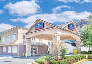 Howard Johnson by Wyndham North Bergen