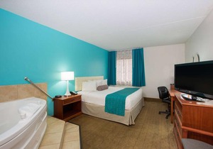 Howard Johnson by Wyndham Evansville East