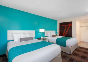 Howard Johnson by Wyndham San Diego Hotel Circle
