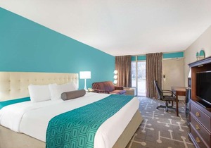Howard Johnson by Wyndham Albany Hotel
