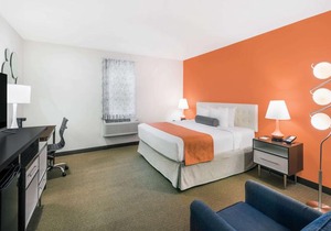 Howard Johnson by Wyndham Quincy Boston