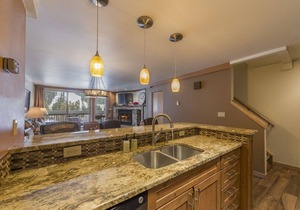 Huge 3BR/3BA Condo (2 Living Rooms facing the slopes) in the Keystone Ski Area