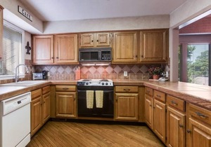 HUGE 3BR LAKE CONDO! Gated & Perfect For Families!