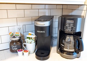 Huge 6 bed, 3.5 Bath Home 2 KING BEDS FAMILY SHAW NEIGHBORHOOD