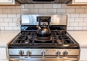 Huge 6 bed, 3.5 Bath Home 2 KING BEDS FAMILY SHAW NEIGHBORHOOD